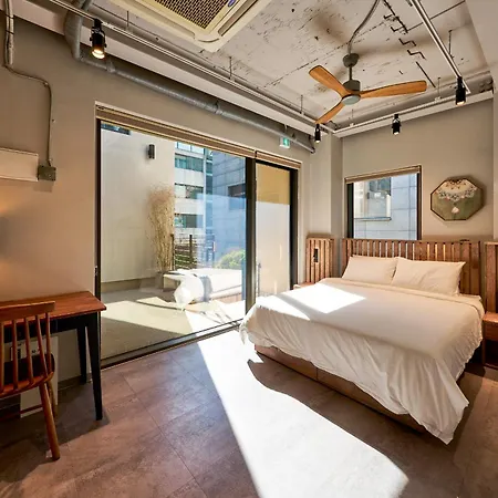 L9 Tailored Service Home Near Hongik Univ Station