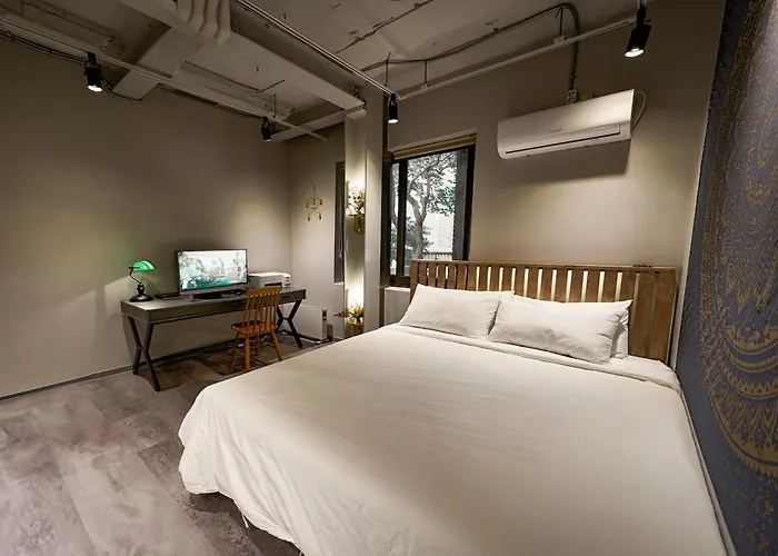 L9 Tailored Service Near Hongik Univ Station