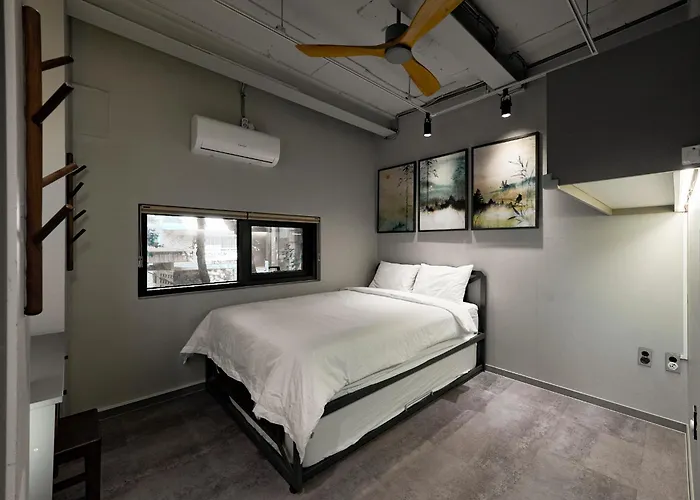 L9 Tailored Service Near Hongik Univ Station *